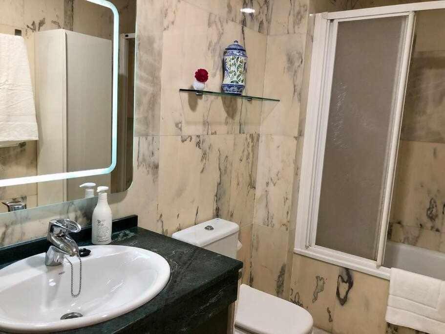 H&H Suite Train Station Apartament Granada Bagian luar foto